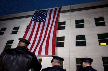 El principal grupo de odio de Estados Unidos recluta a militares, policías y hasta bomberos