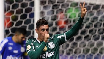 El uruguayo Miguel Merentiel celebra su golazo para Palmeiras ante Santos