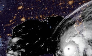El huracán Ian se acerca a Florida, tras pasar por Cuba