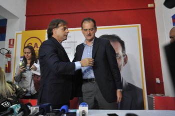 Luis Lacalle y Guido Manini Ríos durante la campaña electoral de 2019
