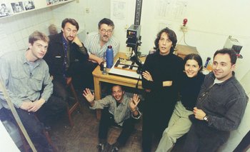 Los fotógrafos en el laboratorio de la calle Soriano, 1992