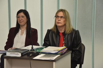 A la derecha la fiscal que investiga el caso, Gabriela Fossati, y a la izquierda su adjunta, Gloria Nicolini. Archivo