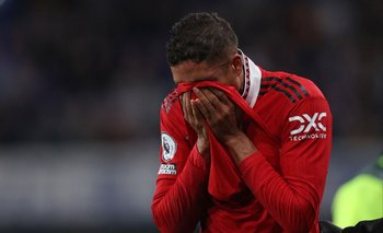 Varane se retiró llorando en el partido de Manchester United y Chelsea, debido a una lesión y al temor de perderse el Mundial