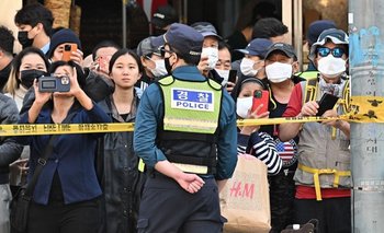 Más de 270 personas permanecen desaparecidas luego de una estampida en Corea del Sur