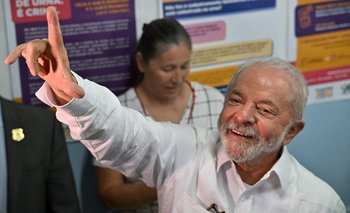 Lula comienza la transición en Brasil