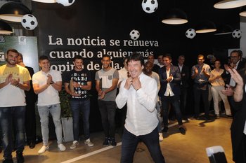 El profe Valenzuela recibe por primera vez la distinción de Fútbolx100