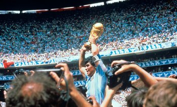 Diego Maradona tras ganar el Mundial de 1986.