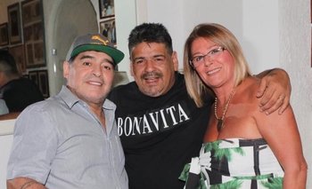 Diego Maradona junto a su hermano Hugo Maradona