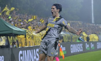 Ruben Bentancourt festeja su segundo gol