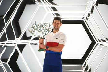 Djokovic con el título en París