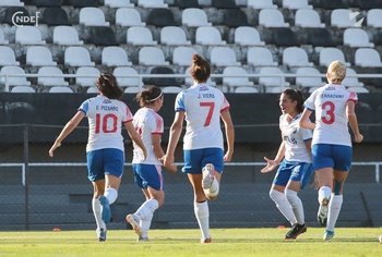 Las jugadoras de Nacional celebraron una victoria histórica contra Deportivo Cali y están en semifinales de la Copa Libertadores femenina