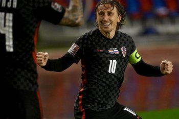 Luka Modric celebra la clasificación de Croacia al Mundial de Catar 2022