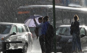 La capital tiene un pronóstico de lluvias para la tarde y la noche de este lunes