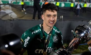Joaquín Piquerez demuestra su alegría al ganar la Copa