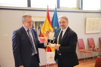 Fernando Cáceres recibe la medalla de bronce de la Real Orden del Mérito Deportivo que entrega el Consejo Superior del Deporte español