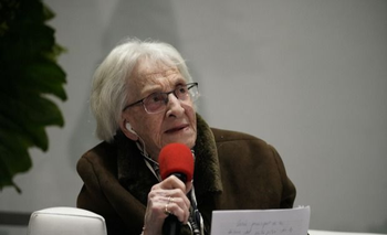 Ida Vitale en la inauguración de la Feria Internacional del Libro de Montevideo