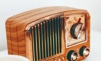 La radio festeja 100 años de transmisión en Uruguay