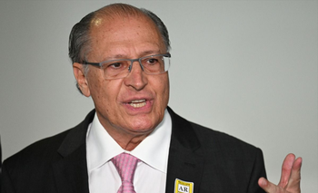 El vicepresidente electo de Brasil, Gerardo Alckmin, tras su reunión con Bolsonaro