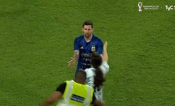 Messi sorprendido con los hinchas