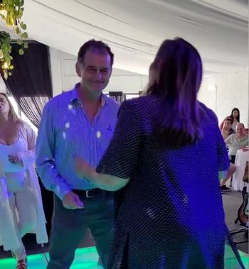 El baile entre Manini y Moreira en la despedida de Unidos por Canelones