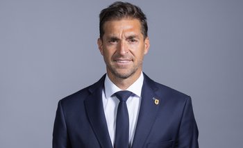 Diego Alonso en la foto oficial de FIFA