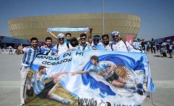 Maradona y Messi en la bandera de los argentinos