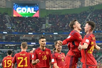 España lidera el grupo con 4 puntos