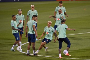 La selección de Brasil entrenando