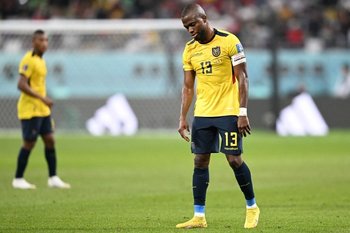 Enner Valencia sufre ante Senegal