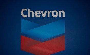 Logo de la petrolera Chevron en una oficina administrativa en Caracas, Venezuela, el 29 de noviembre de 2022