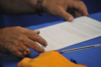 Lanzamiento de la recolección de firmas para derogar 135 artículos de la LUC