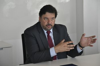 Adrián Peña, ministro de Ambiente