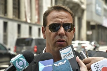 El presidente de Peñarol sufrió un susto volviendo desde Asunción
