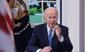 Biden dijo que Ómicron es una fuente de preocupación, pero no debería ser una fuente de pánico 