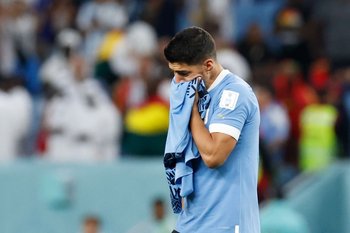 Luis Suárez se retiró con lágrimas en los ojos