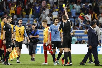 La quinta amarilla que recibió Uruguay ante Ghana y que expone a la AUF a una multa de más de US$ 10.000