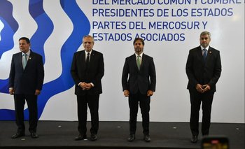 De izquierda a derecha: Hamilton Mourao, Alberto Fernández, Luis Lacalle Pou y Mario Abdo Benítez
