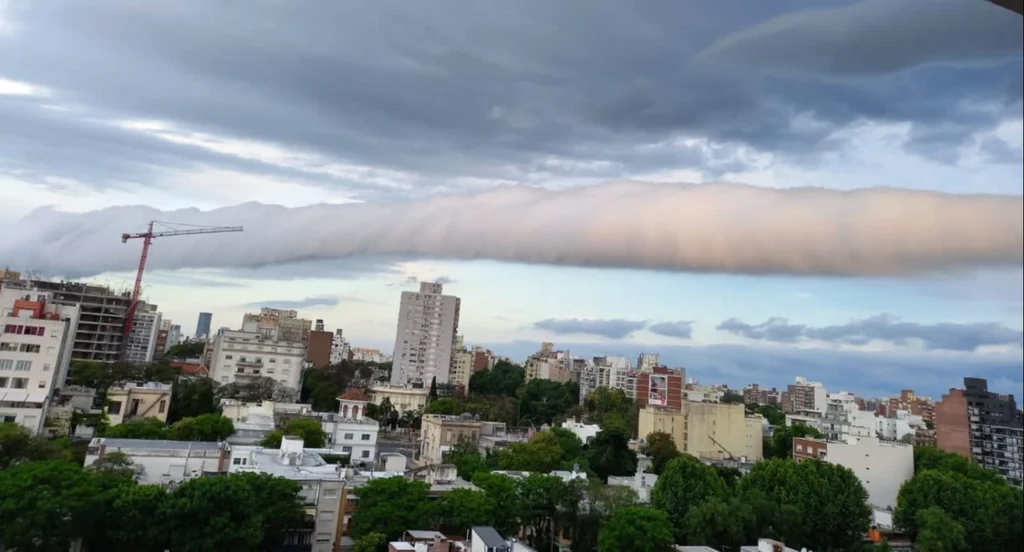 Roller cloud: the striking phenomenon that was seen in the sky and that Inumet explained