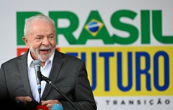 El presidente electo de Brasil, Luiz Inacio Lula da Silva, durante una conferencia de prensa en el edificio del gobierno de transición; Brasilia, 2 de diciembre de 2022