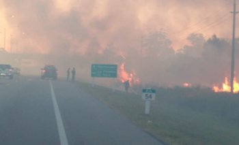 Incendio afecta visibilidad en Ruta Interbalnearia