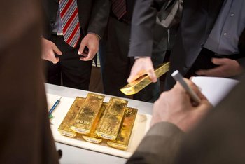 Robaron oro y monedas de la estancia de un billonario alemán
