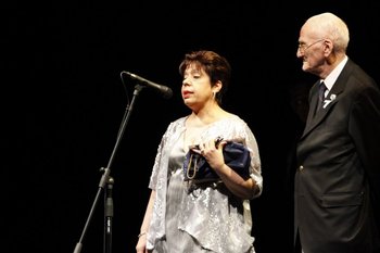 María Rosa Carbajal y Yamandú Marichal (ACTU) presentaron varios de los galardones<br>