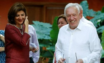 El ministro de Asuntos Exteriores de España, José  Manuel García-Margallo, y la canciller colombiana, María Ángela Holguín,  tras reunirse para tratar el tema del galeón San José