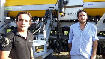 El argentino Lucas Talamoni y el uruguayo Juan José Falero en Expoactiva con Black Soil<br>