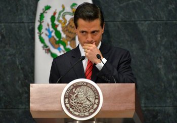 Peña Nieto propuso que el matrimonio entre personas del mismo género tenga rango constitucional pero los legisladores lo rechazaron.