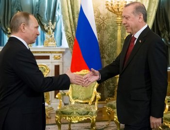 Vladimir Putin (izquierda) y Recep Tayyip Erdogan (derecha)