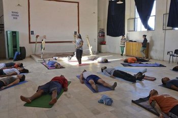 <b>El programa de yoga para presos lleva varios años en Punta de Rieles </b>