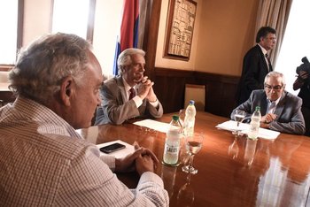 Zerbino, a la derecha de Vázquez y frente al nuevo ministro Enzo Benech, el lunes en Suárez. 