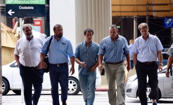 Archivo. Representantes de los autoconvocados llegando a Torre Ejecutiva para reunirse con Vázquez
