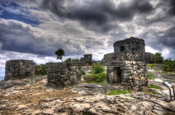 La fascinante cultura maya permite intercalar playa con historia<br>
